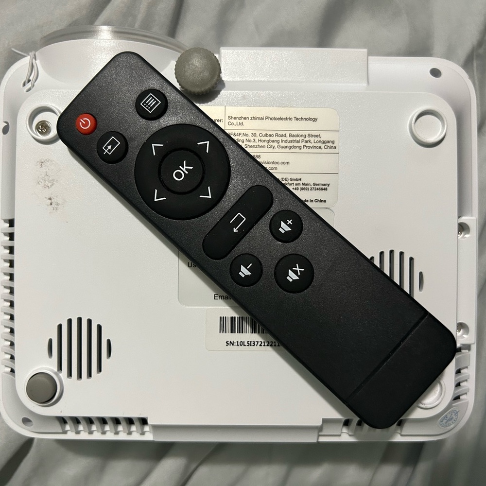 Mini projector - Picture 3 of 5